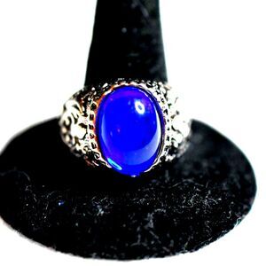 New Bright Royal Blue Oval Glass Stone Silver Tone Etched Band Size 11 Ring